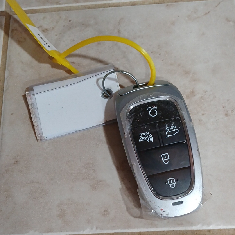 Hyunday Silver Car Key Fob New.